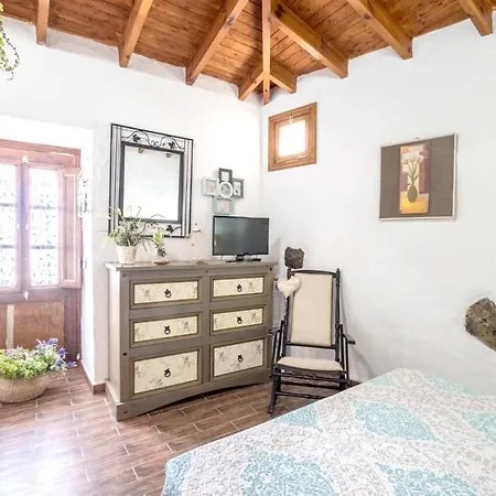 House With 2 Bedrooms In With Wonderful Mountain View Enclosed Garden And Wifi